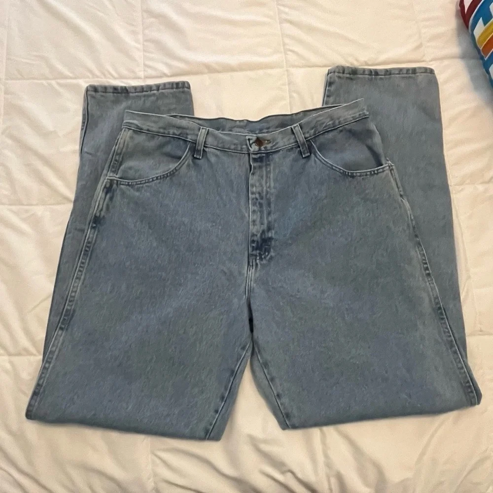 Men’s Wrangler Rustler Jeans NWT. Size 38x34 Relaxed fit